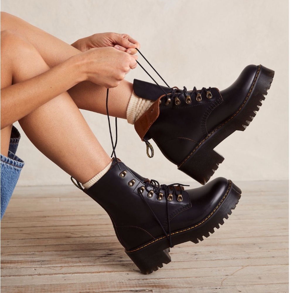 Dr Marten Leona boots